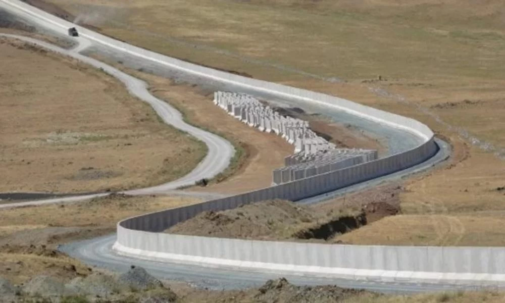 Τουρκία: ''Σηκώνει'' τείχος στα σύνορα με το Ιράν για να αποτρέψει την εισροή Αφγανών
